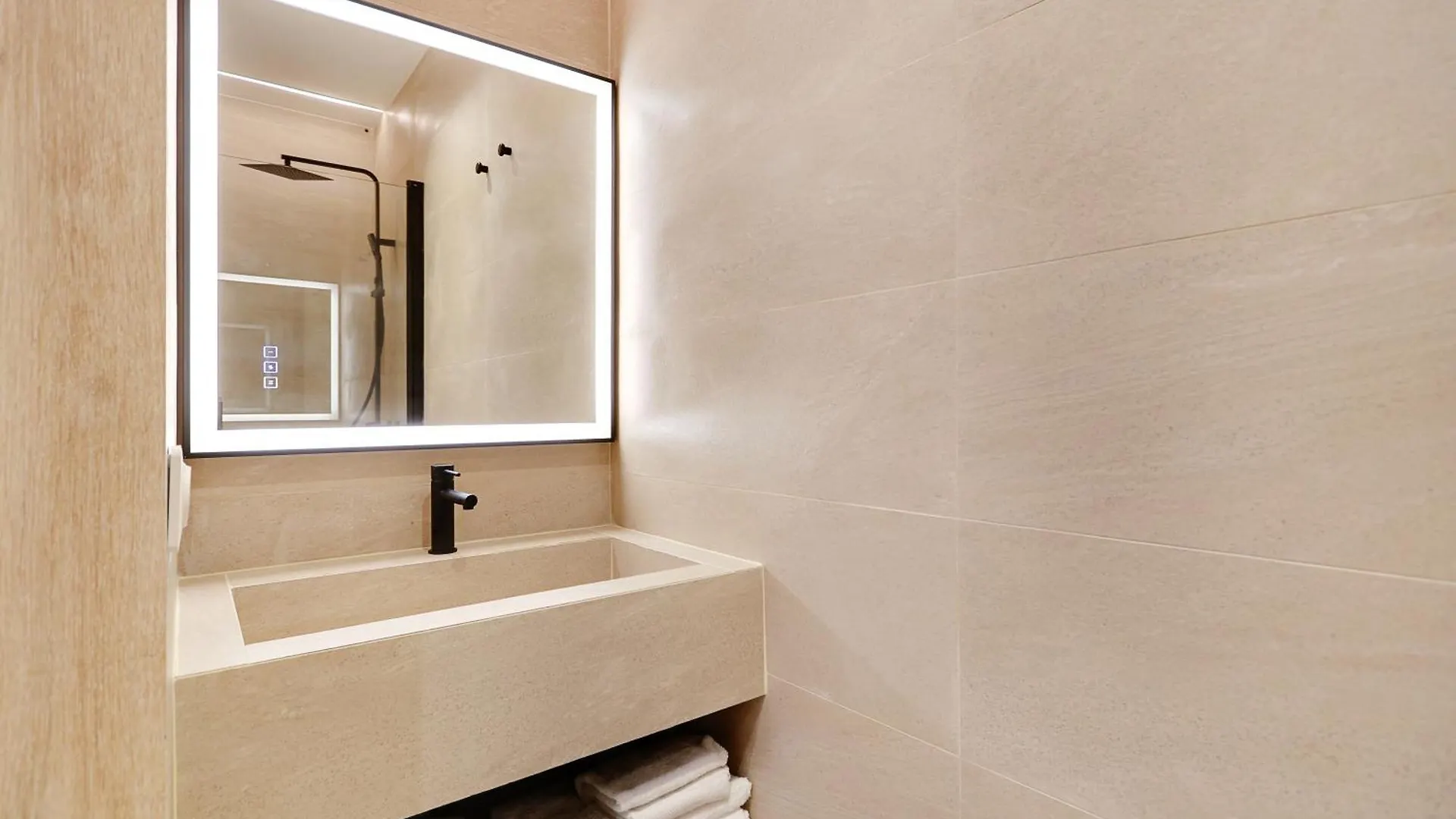 Majesti Upper Marais Apartments- Rue Du Faubourg Saint-martin Paris